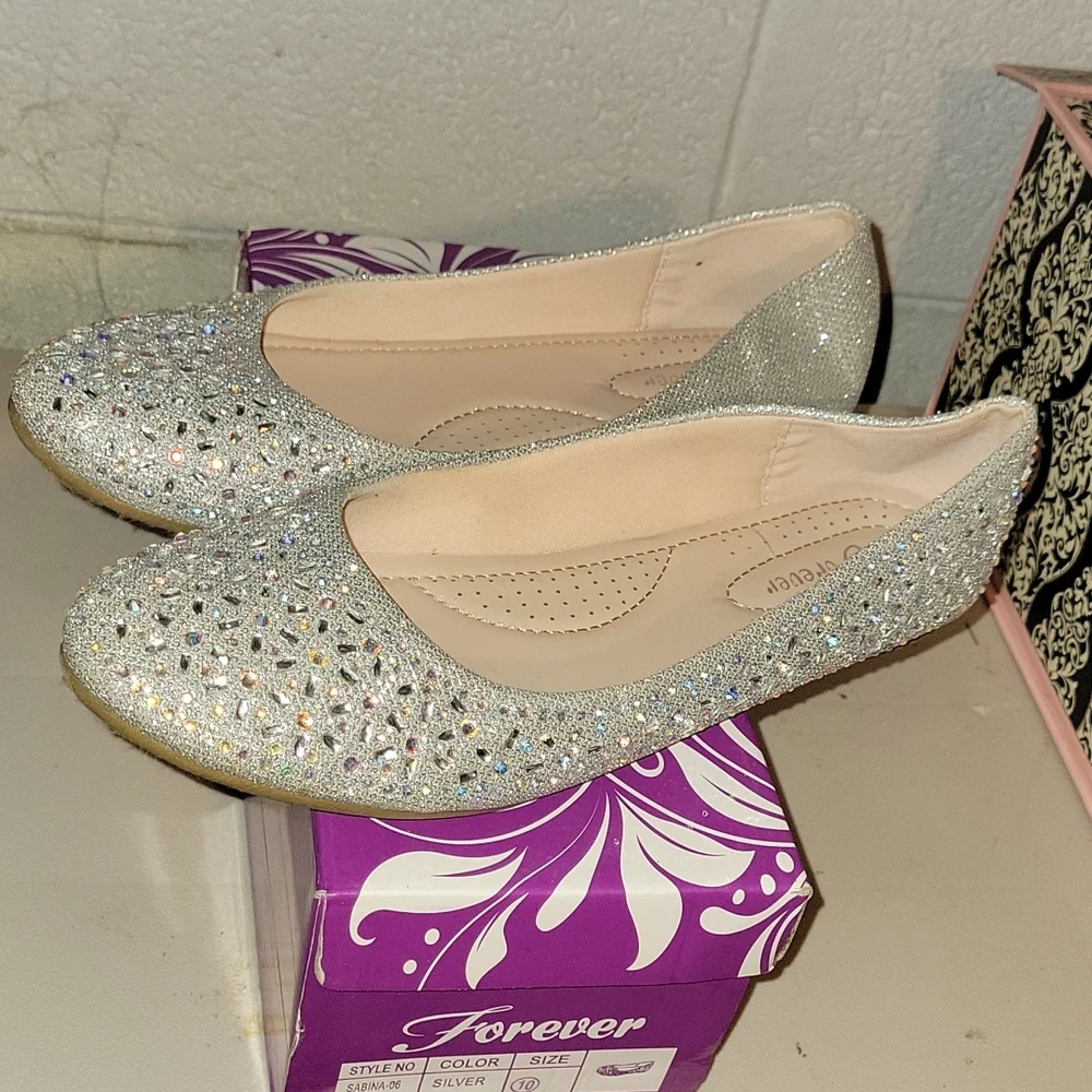 Size 10 Sparkly Silver Flats - Picture 3 of 3